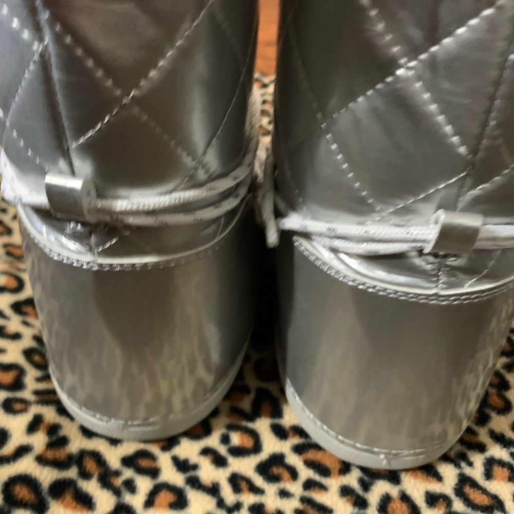 Boots - Picture 4 of 7